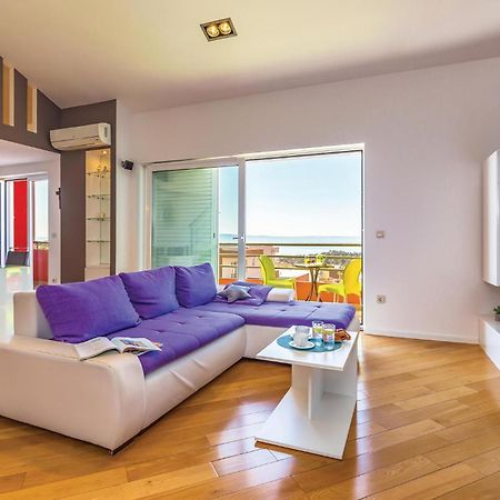 Lovely Apartment In Makarska With Kitchenette Zewnętrze zdjęcie