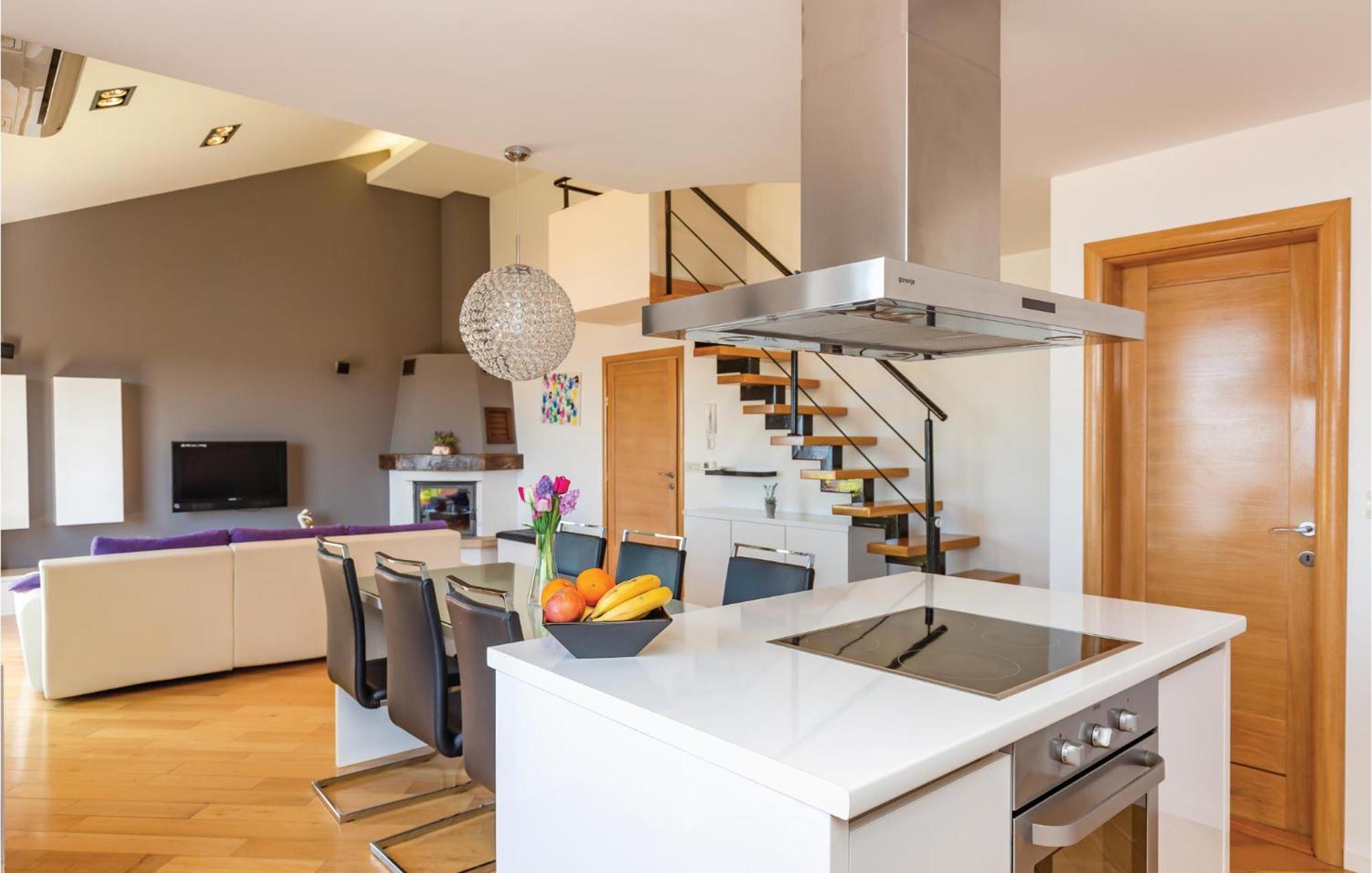 Lovely Apartment In Makarska With Kitchenette Zewnętrze zdjęcie