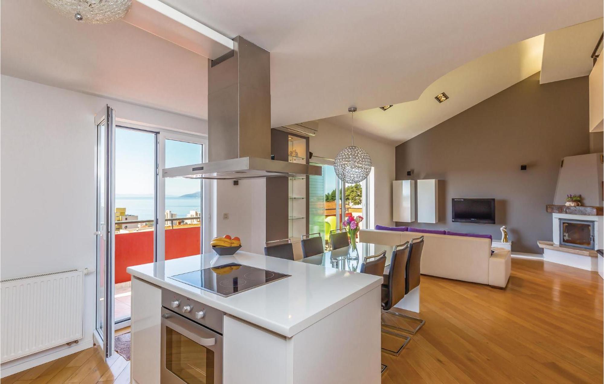 Lovely Apartment In Makarska With Kitchenette Zewnętrze zdjęcie
