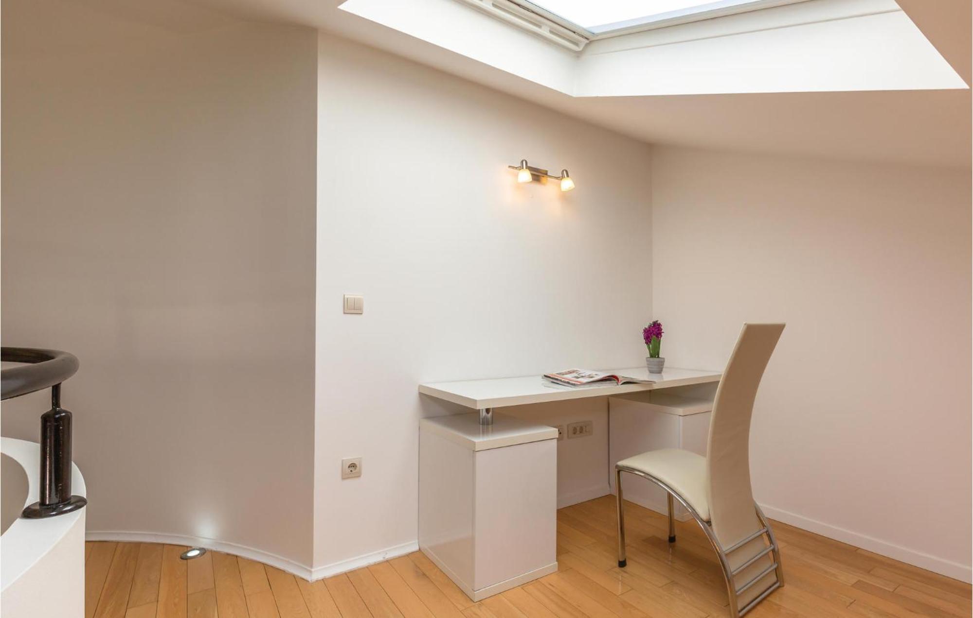 Lovely Apartment In Makarska With Kitchenette Zewnętrze zdjęcie