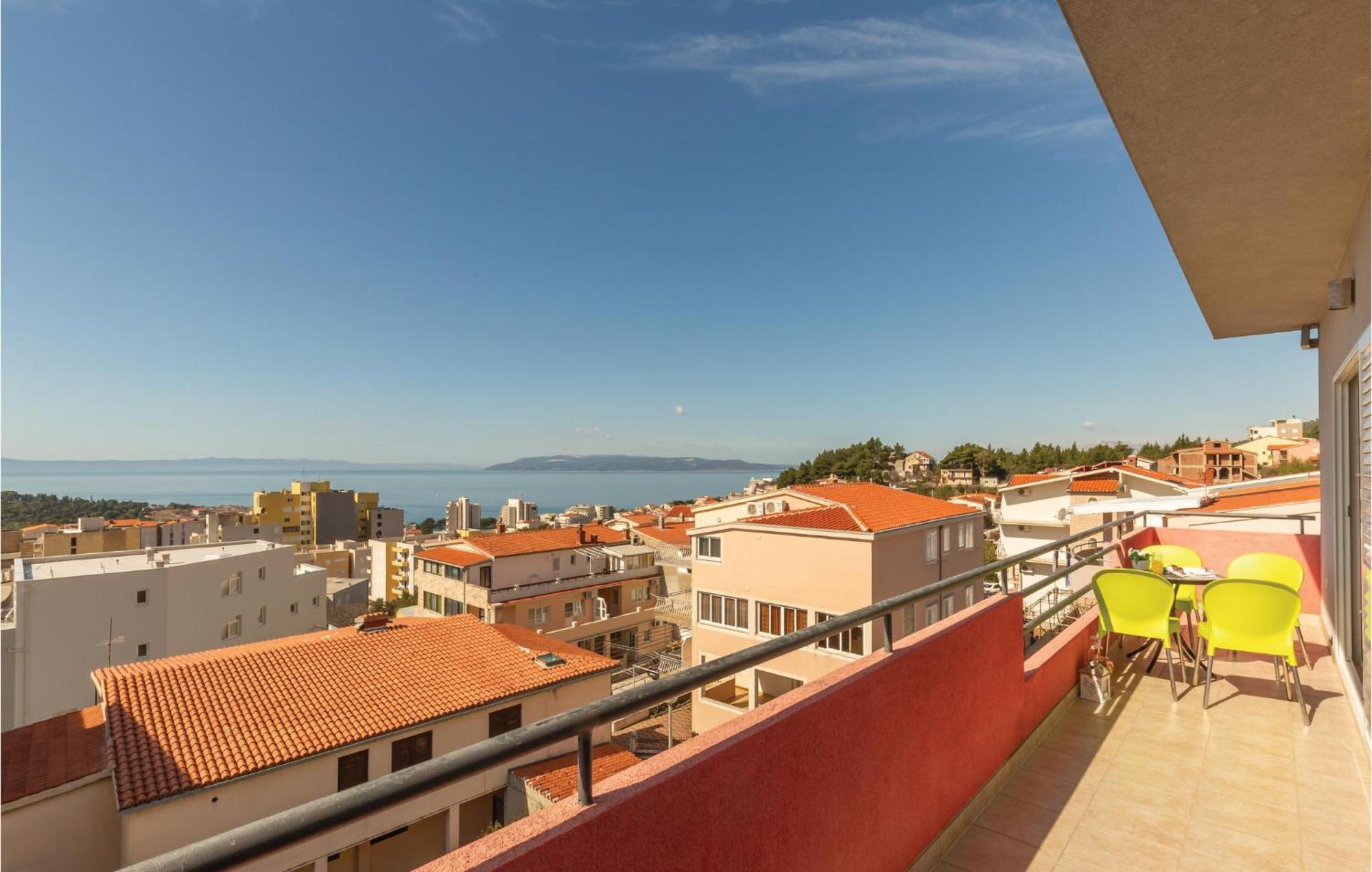Lovely Apartment In Makarska With Kitchenette Zewnętrze zdjęcie